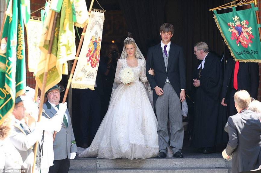Немецкий принц женился на русской девушке. Вы должны увидеть фото этой сказки!