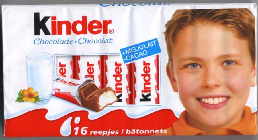 Вы не поверите своим глазам, когда увидите, как сейчас выглядит мальчик с обертки шоколада “Киндер”