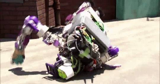 10 роботов неудачников, которые были созданы, чтобы заменить человека, но что то пошло не так