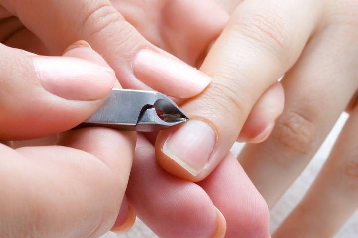 9 ошибок в маникюре, которые необратимо портят ваши ногти