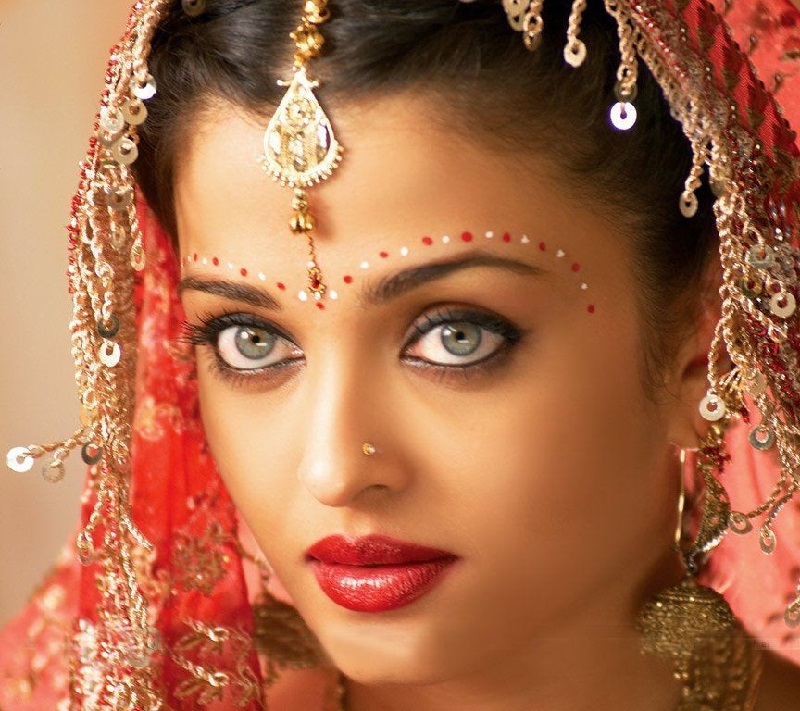 Только в сказках всё заканчивается свадьбой: история любви принцессы индийского кино Айшварии Рай.