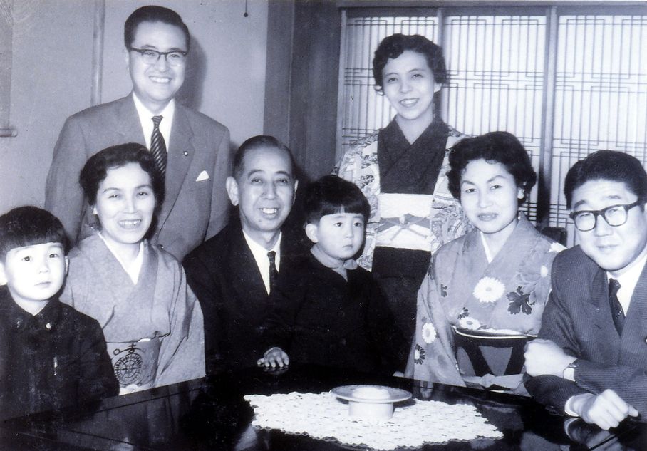 Потомственный политик Синдзо Абэ