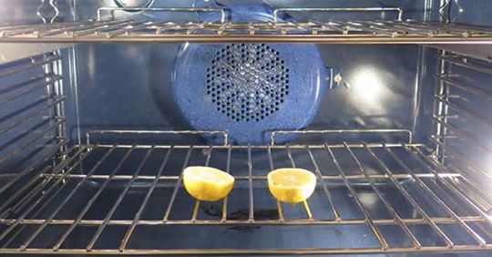 Откройте духовку, положите в нее две половинки лимона, и посмотрите, что произойдет!