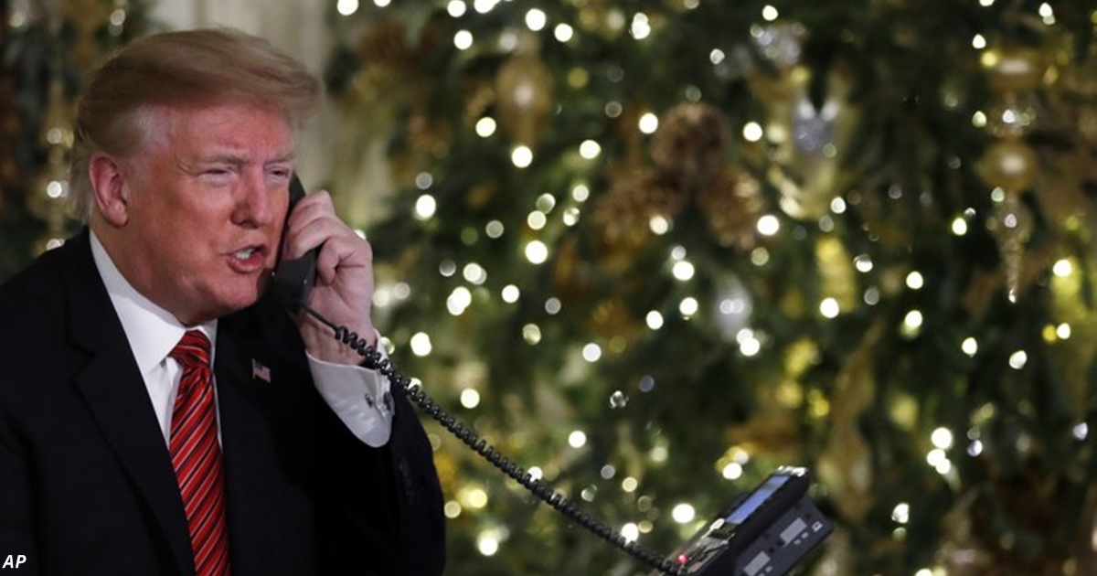 7 летний мальчик  позвонил  в Белый дом, чтобы узнать,  существует ли  Санта.  Трамп обозвал его ″маргиналом″