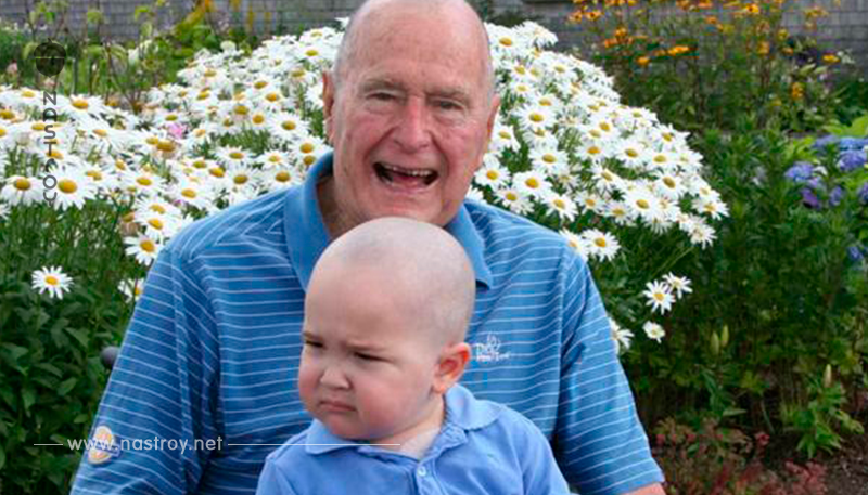 Джордж Буш старший однажды побрил голову, чтобы поддержать сына своего агента