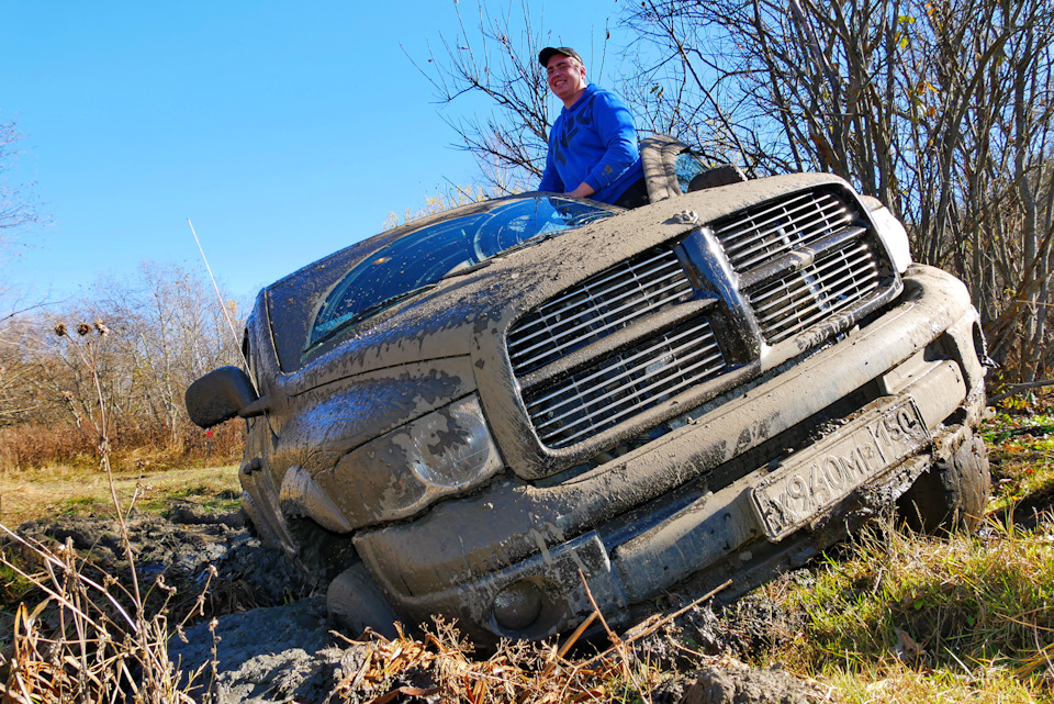 Реальный тест проходимости в грязи Dodge Ram 2500 — 5,9 турбодизель на 37 х колёсах
