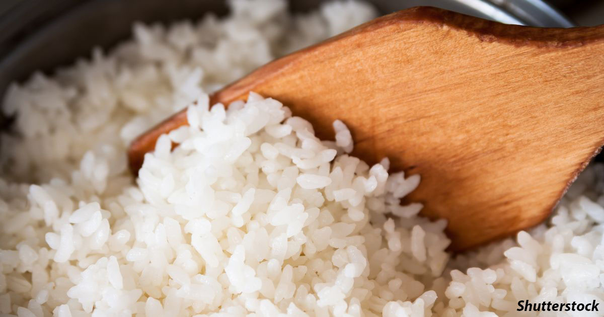 Вот что вы должны всегда делать с рисом, перед тем как его приготовить