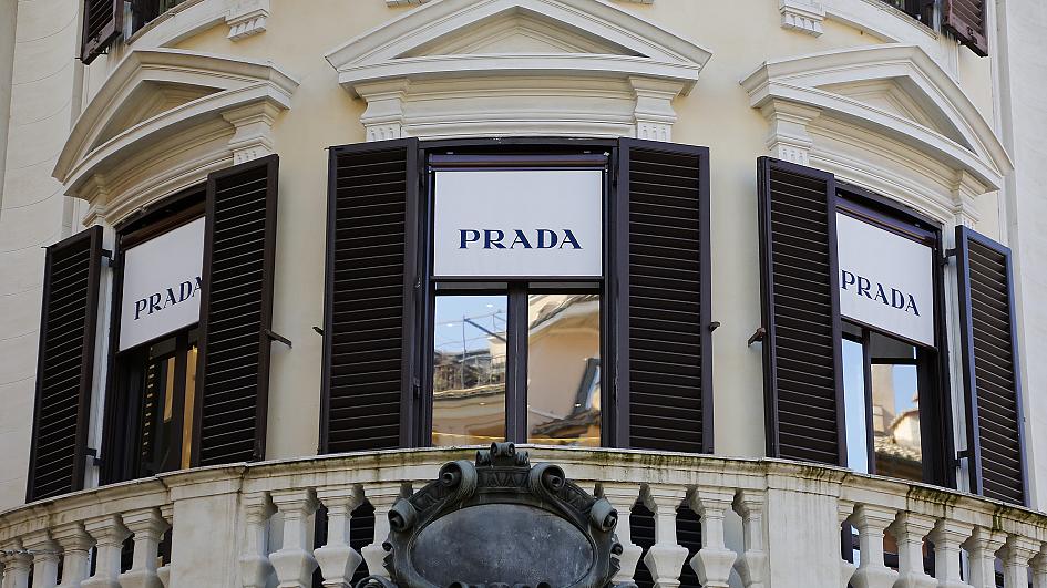 И они задумались: модный бренд Prada откажется от использования меха и других материалов животного происхождения