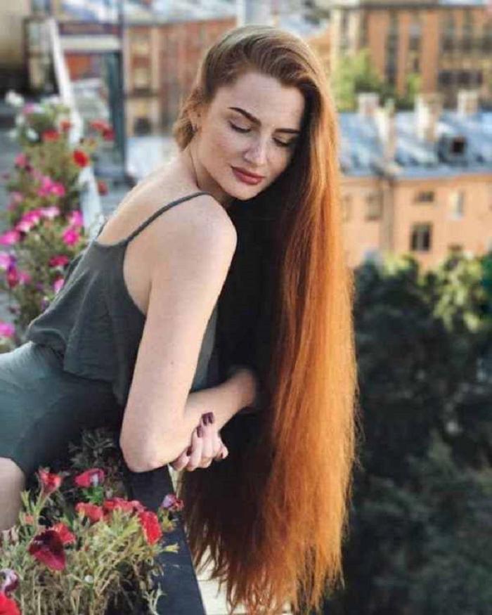 Рыжеволосая Рапунцель из Москвы рассказала, как отрастить такие же длинные и здоровые волосы