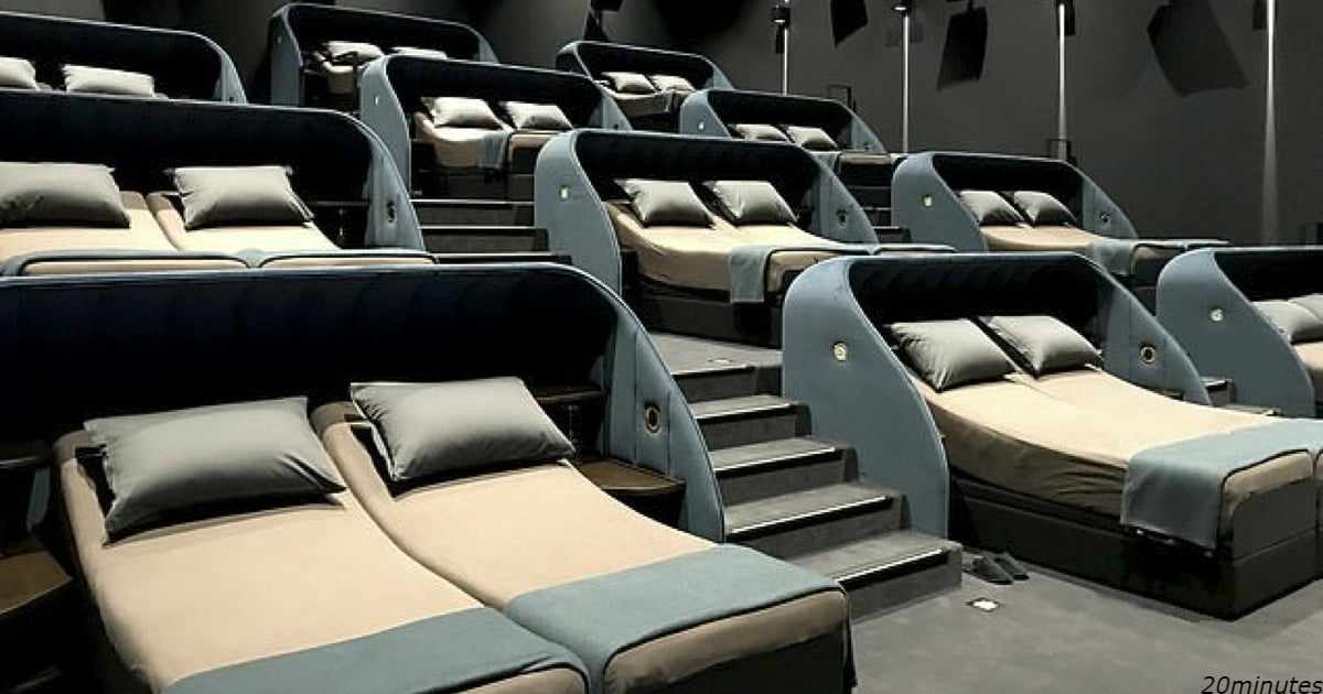В Швейцарии открылся кинотеатр, в котором кресла заменили кроватями