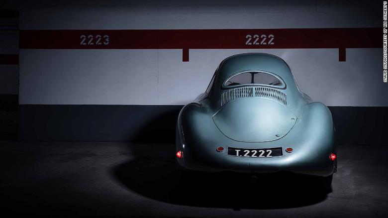На аукцион выставят самый дорогой в мире Porsche, выпущенный в 1939 году