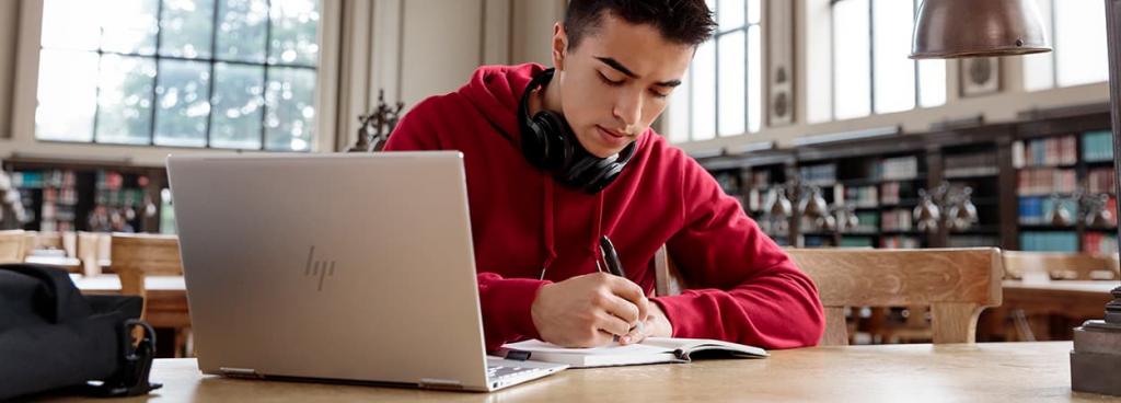 Как выбрать ноутбук для студента: несколько советов от экспертов
