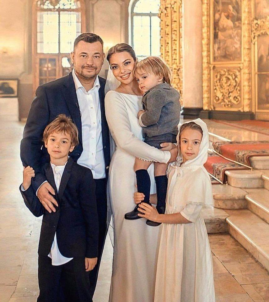 Дочь Тимати, сын Рудковской и другие дети российских звезд: как живут те, кому повезло быть богачами с рождения