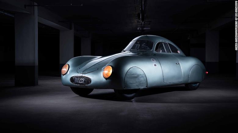 На аукцион выставят самый дорогой в мире Porsche, выпущенный в 1939 году