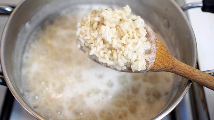 3 доказательства того, что приготовление риса традиционным способом может быть очень опасным