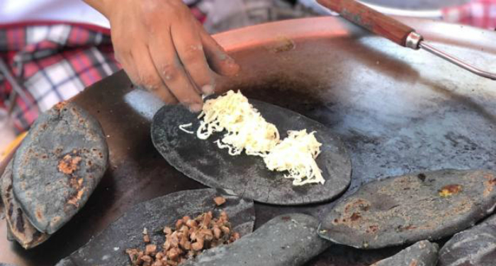 Почему кесадилья не является сырным блюдом на родине: интересно о главном мексиканском угощении