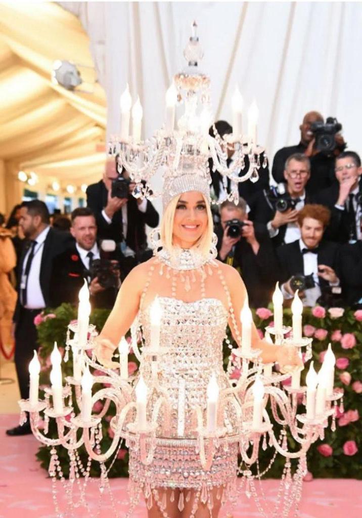 Такое увидеть можно только на Met Gala 2019: самые неординарные образы, в которых блистали звезды