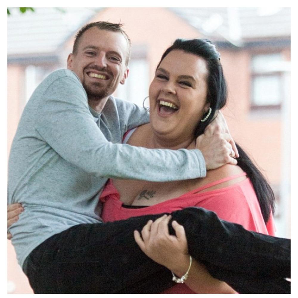 Одна из самых необычных пар в мире: как живет семья, в которой жена весит на 100 кг больше мужа