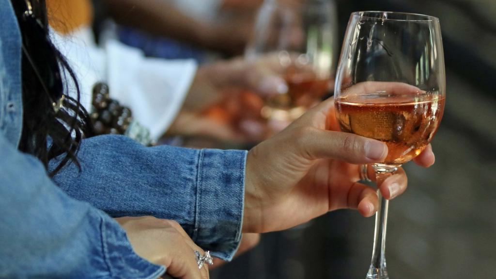 «Медленный яд»: какое количество алкоголя может сократить продолжительность жизни человека
