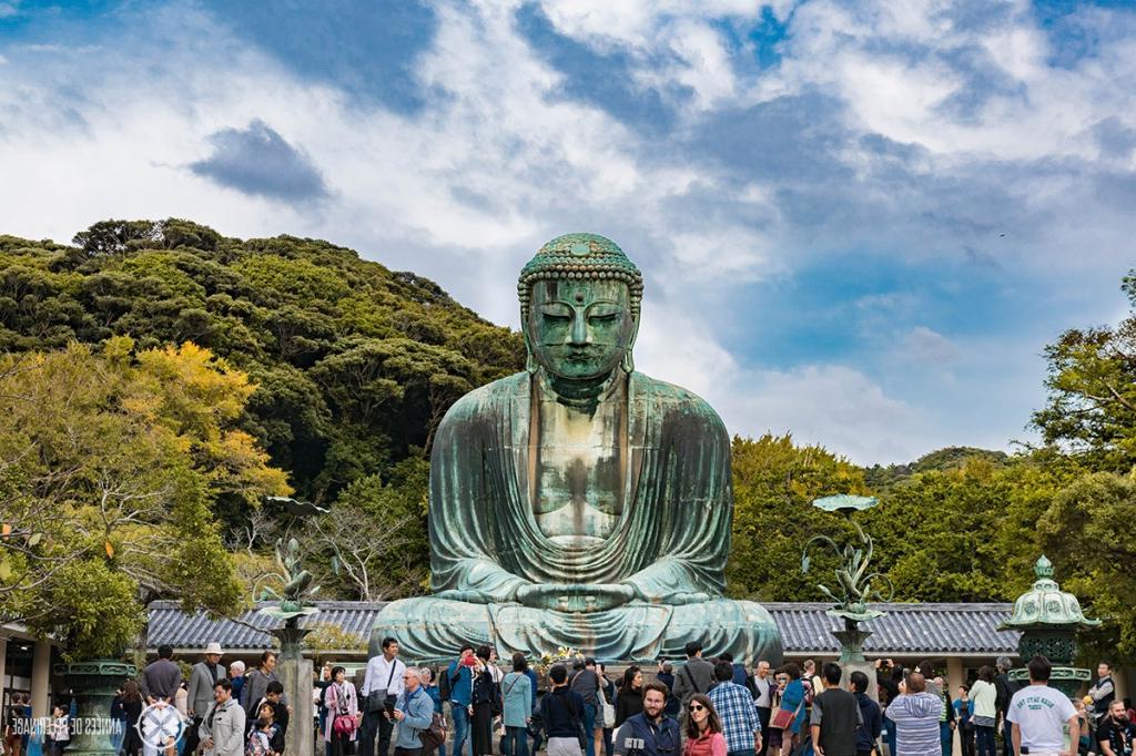 Имейте уважение: в японском городе просят туристов не есть на ходу