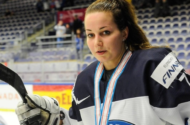 Не женский спорт: красивые хоккеистки мира - русские и не только (фото)