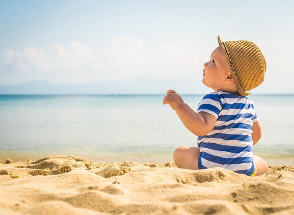 Гениальные лайфхаки, которые сделают отдых на пляже с малышом ярким и беззаботным