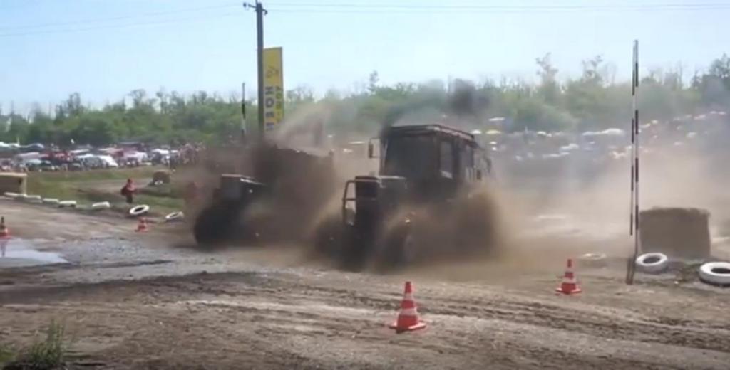 Грязь и рев моторов: в Ростовской области прошли скоростные гонки на тракторах