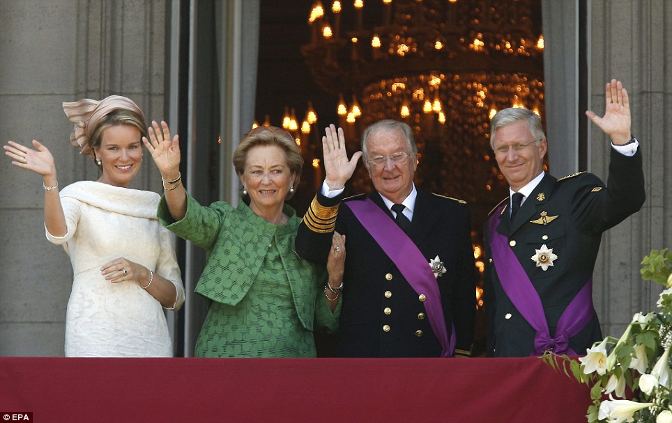 Не все могут короли: бывшего короля Бельгии призывают сделать тест ДНК