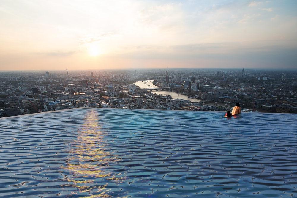 Грандиозный масштаб: первый в мире пейзажный бассейн на 360 градусов возглавит 55-этажную башню в Лондоне