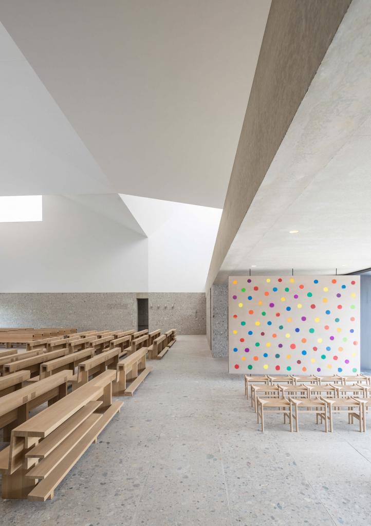 Немецкие архитекторы спроектировали необычную церковь, которая стала новой достопримечательностью