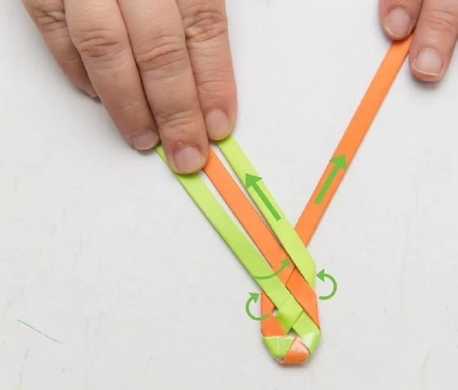 Простые, но забавные поделки: красивые бумажные браслеты из цветной бумаги, которые понравится делать детям