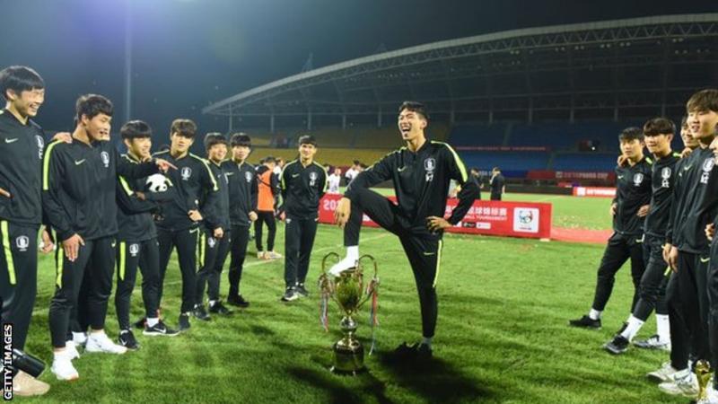 Сборная Южной Кореи победила Китай 3 0 в Кубке панды 2019 года, но позже была лишена трофея за «вульгарное» поведение
