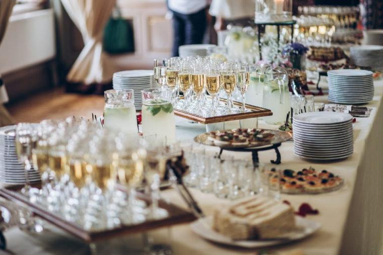 10 типов гостей на свадьбе, которые раздражают не только хозяев