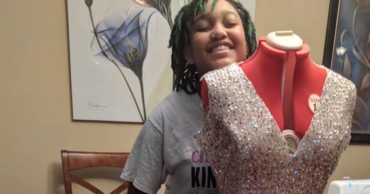 14 летняя девочка придумала и сшила выпускное платье для старшей сестры