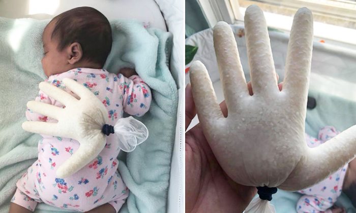 Уставшая мама успокоила ребенка при помощи перчатки и горсти риса