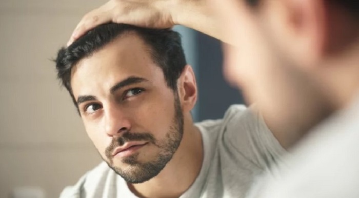 Барбер в четвертом поколении рассказывает о причинах и методах борьбы с выпадением волос у мужчин