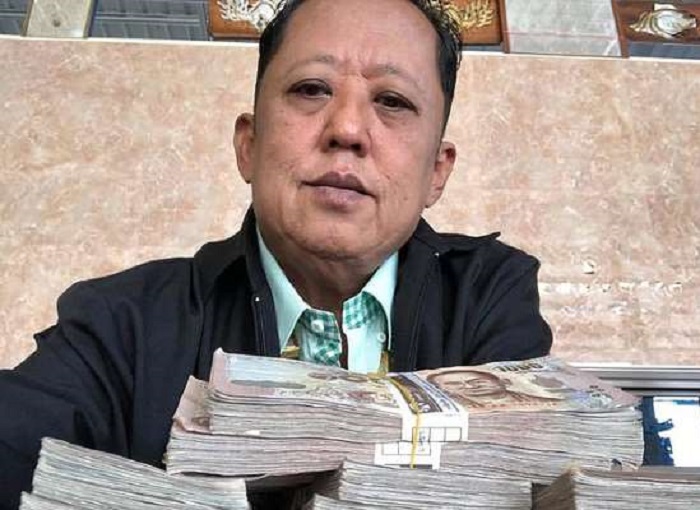 Богатый бизнесмен из Тайланда пообещал 300 тысяч $ и бизнес мужчине, который возьмет в жены его невинную дочь