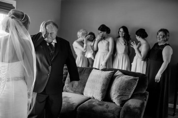 Когда отцы впервые увидели своих дочек в свадебных платьях: эмоциональные фото