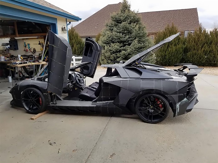 Если хочется Lamborghini, а денег на него нет: отец с сыном напечатали суперкар на 3D принтерах (фото)