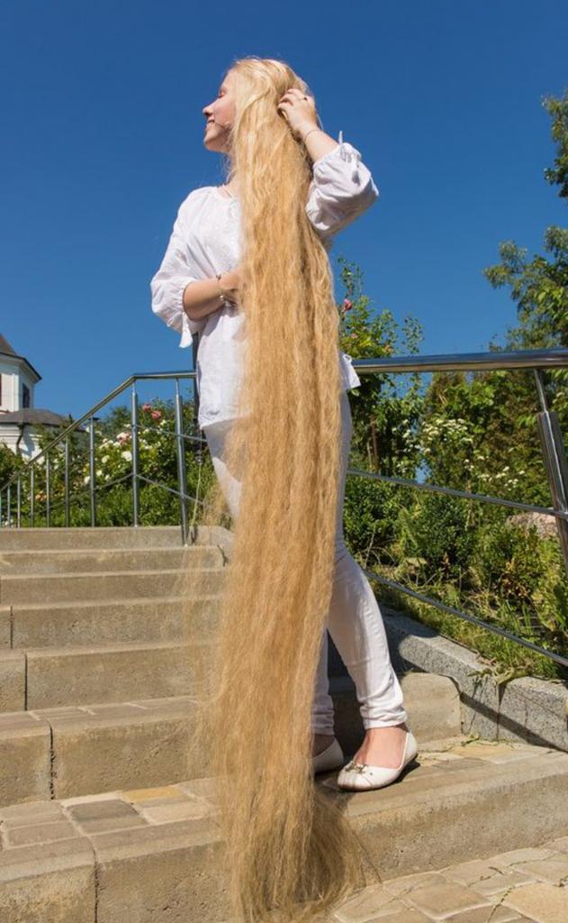 Какой рапунцель волосы. Лонг Хаир Рапунцель. Лонг Хаир Рапунцель прически. Длинные волосы. Самые длинные волосы.