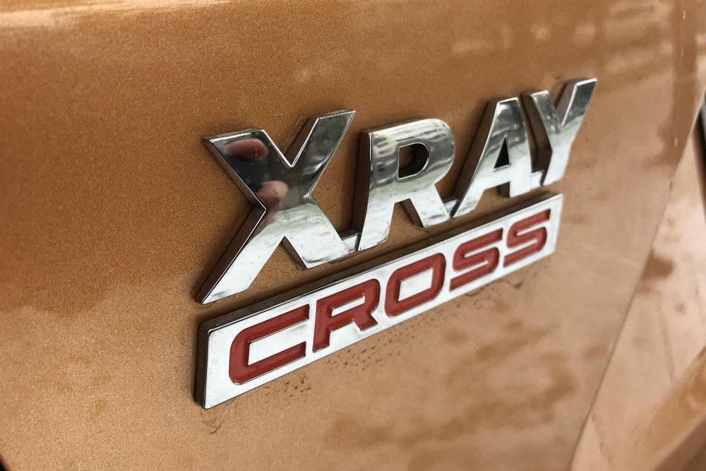 Вариаторная Lada Xray Cross: первые фото в Сети. Когда можно купить обновленную версию?