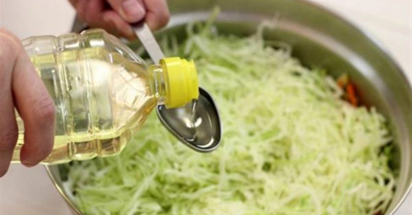 5 салатов из молодой капусты, с которым вам не нужно больше ничего готовить