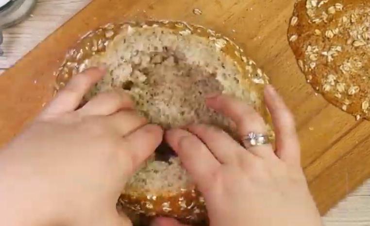 Не ожидала, что из хлеба и сыра может получиться настолько вкусное блюдо: делюсь рецептом