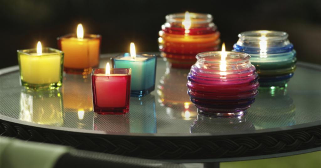 Цвет релакса. Разноцветные свечи. Свечи разноцветные большие. Свечи разного цвета. Красивые декоративные шарообразные свечи на красочные фоне.