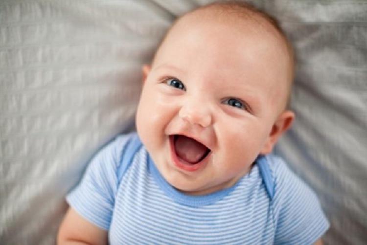 Первая осознанная улыбка появлется в 1,5 года: малоизвестные факты о младенцах