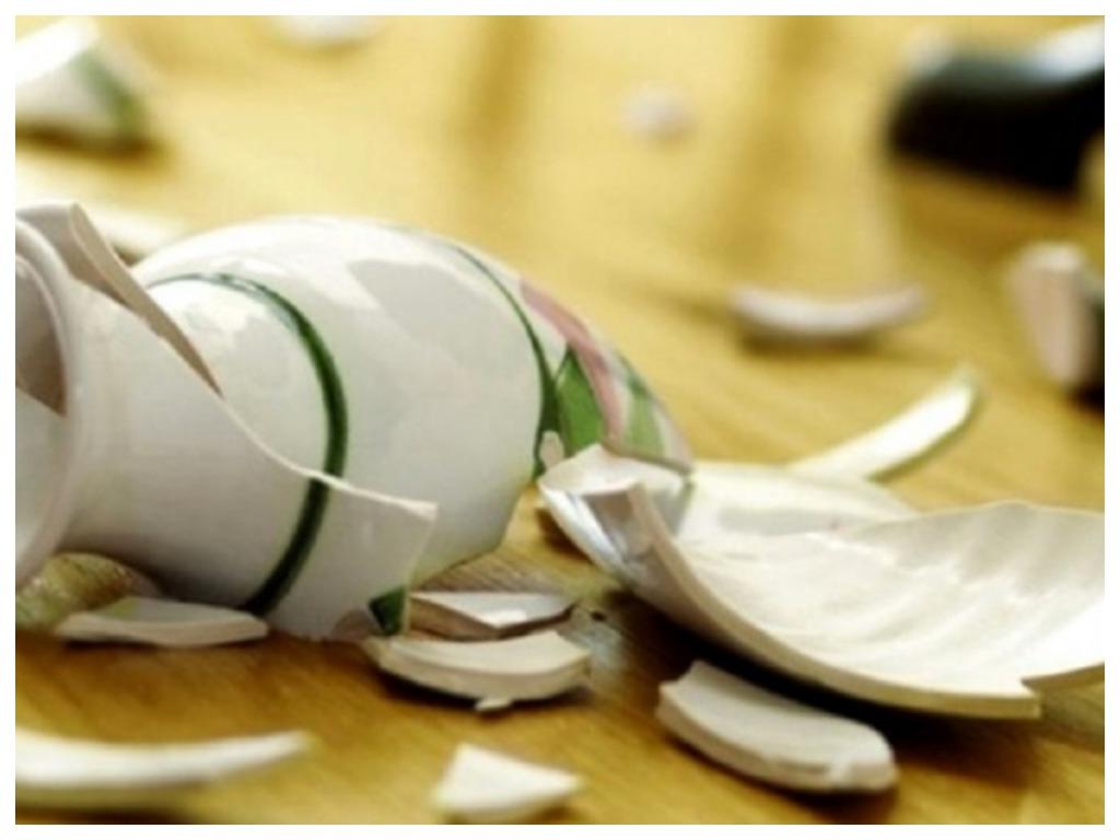 Почему никогда не стоит одалживать посуду: чем грозят чужие тарелки и чашки