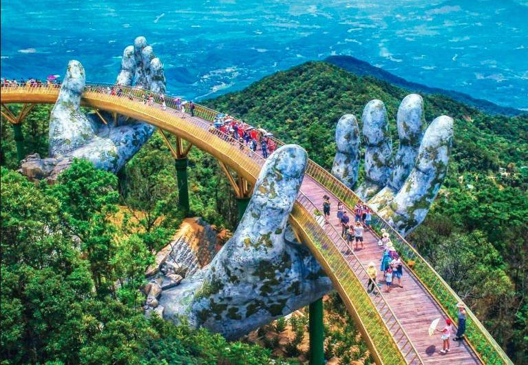 Прикосновение к небу: чем на весь мир прославился Золотой мост во Вьетнаме. Уникальные фотографии для любознательных туристов