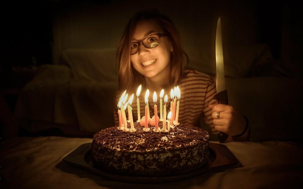 Задувать свечи на праздничном торте - плохая идея: ученые объясняют почему