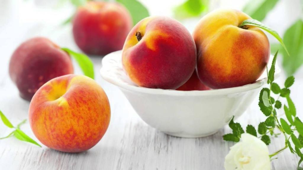 В чем разница между персиком и нектарином. Советы по выбору фруктов