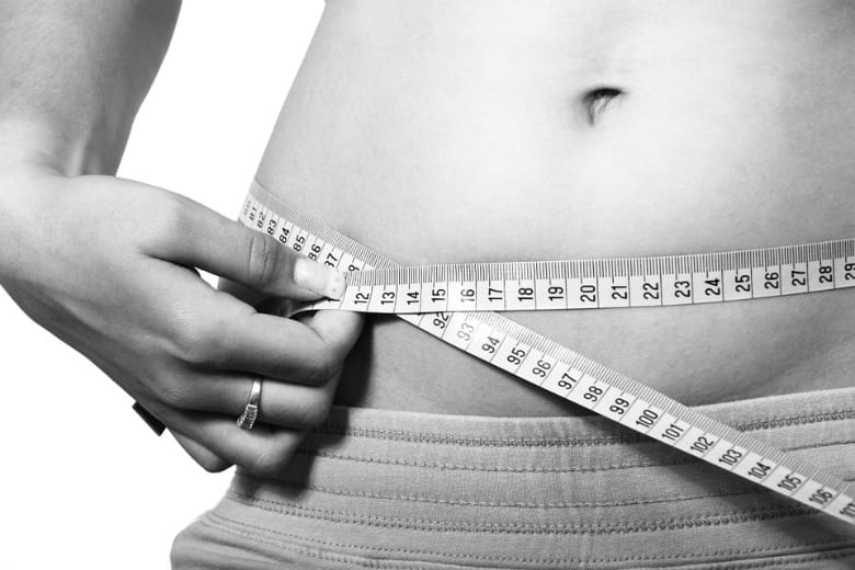 Эксперты рассказали, как эффективно бороться с лишним весом после 40 лет: практические советы